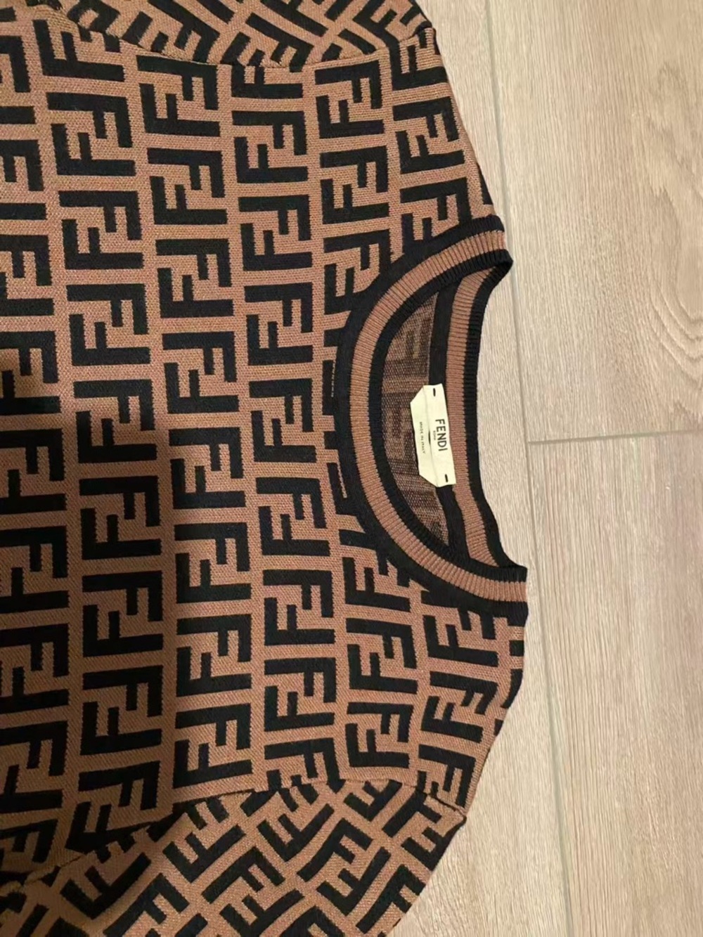 Authentic New Fendi Brown and Black Logo Sweater - Picture 6 of 7